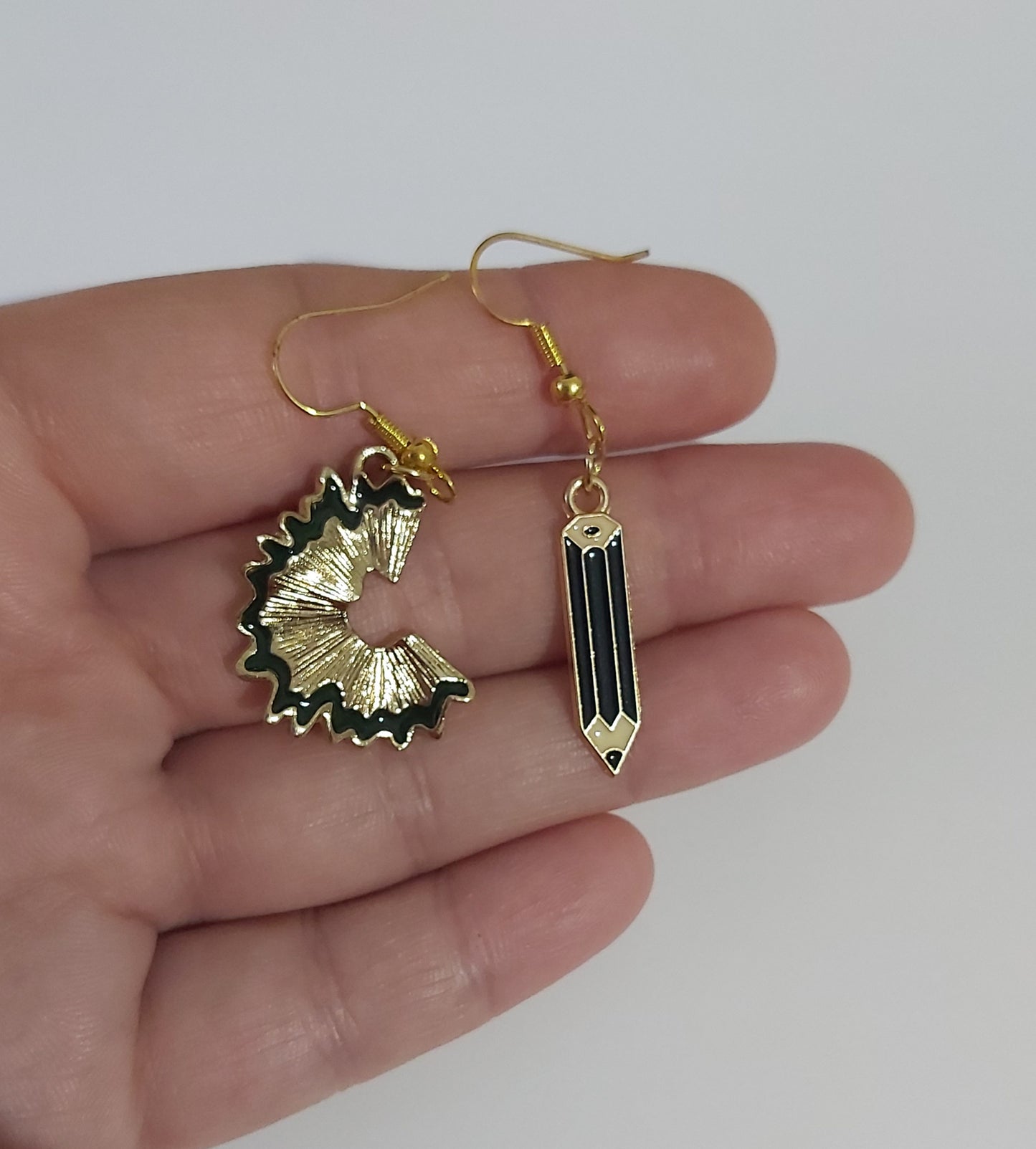 Σκουλαρίκια μολύβι-ξύσμα