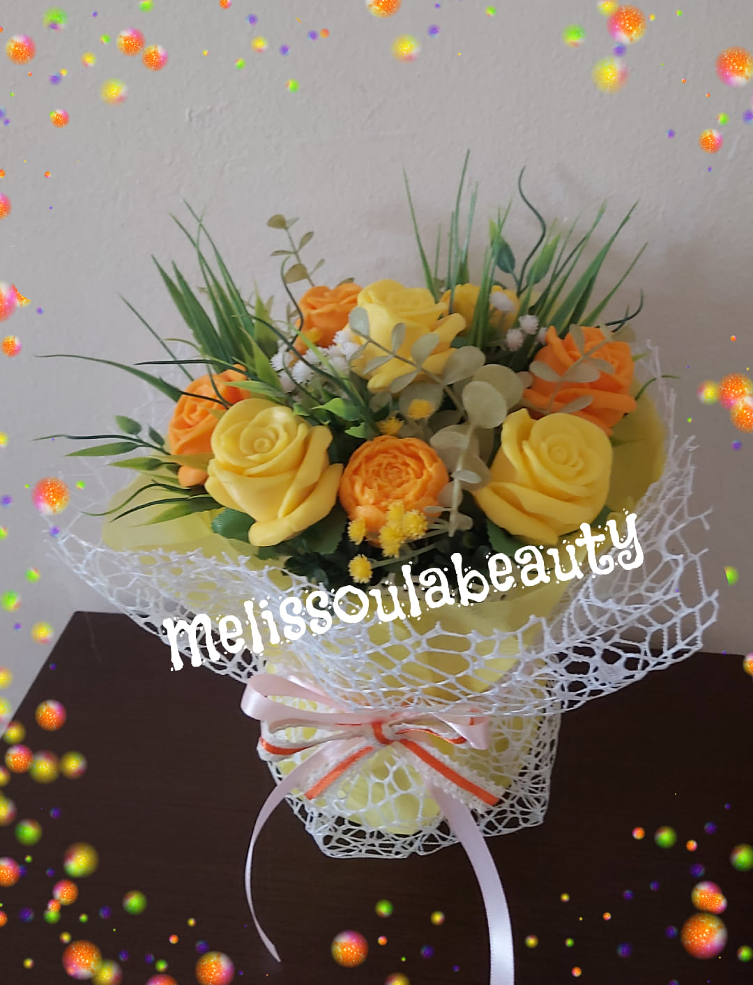 Σύνθεση κασπώ με αρωματικά σαπούνια λουλούδια